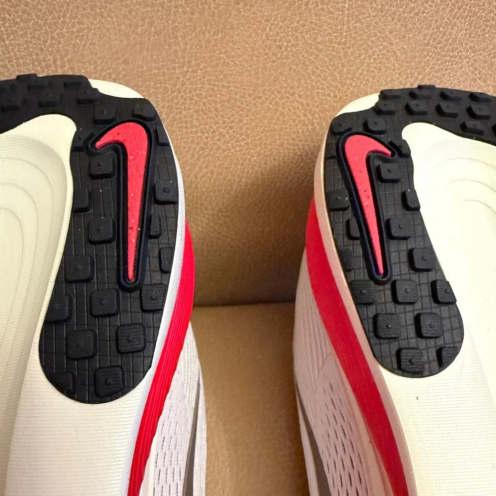 Nike Air Zoom Vomero 18 Mens‎ Road Running Shoes White Red HM6803-001 Size 6.5